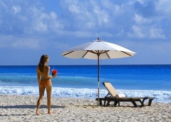 «Σανίδα σωτηρίας» αλλά όχι αρκετή ο τουρισμός