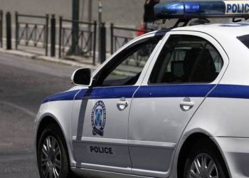 Χειροπέδες σε 3 ανήλικους