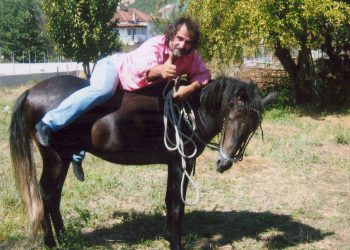 Δεν θα …τριτώσει;