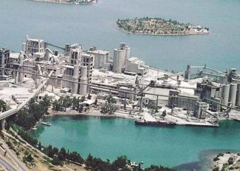 Με πρόβλημα πλοίο στον χώρο της ΑΓΕΤ
