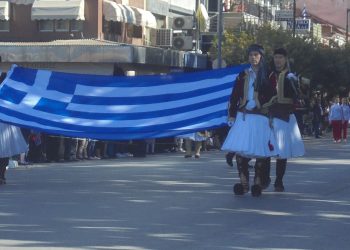 Με «σύμμαχο» τον καιρό η παρέλαση στα Τρίκαλα