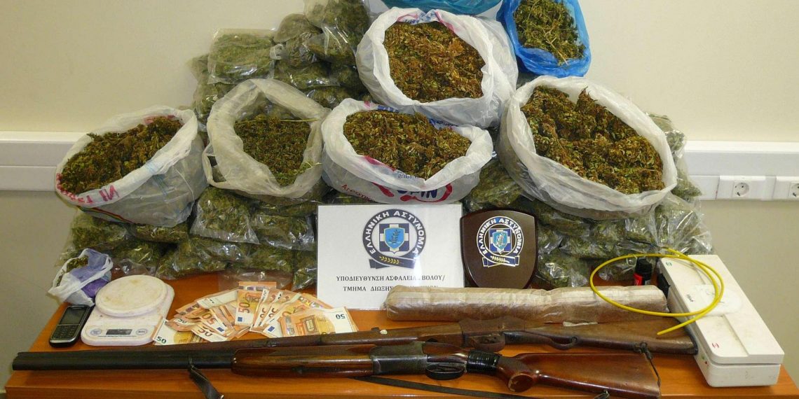 Χειροπέδες σε 48χρονο για χασίς και …ζελατοδυναμίτιδα