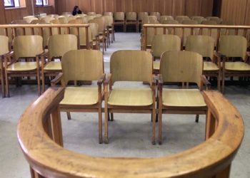 Παρεϊτσα στο …εδώλιο των Τρικάλων  «γαλάζιος» και «ροζ»