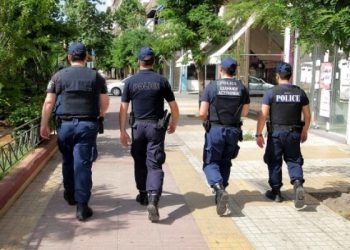 Έφοδος Αστυνομικών στα Τρίκαλα σε οικία 24χρονου