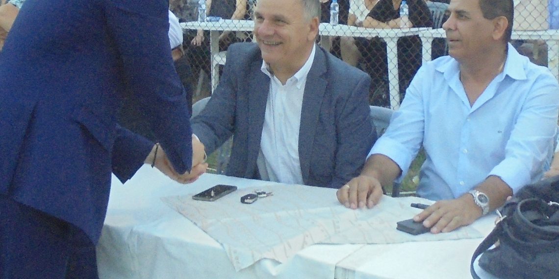 «Μπετόν-αρμέ» η …τριάδα
