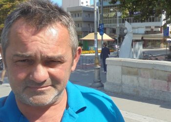 Και …σύμβουλος γάμου στην κεντρική πλατεία των Τρικάλων
