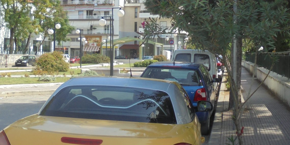 Γύρω-γύρω όλοι και στην μέση το …άδειο