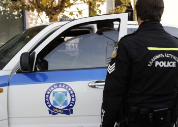 Χειροπέδες σε 45χρονο καταζητούμενο