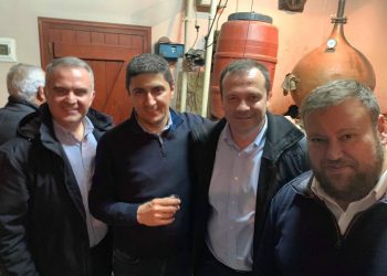 Το «έβρεξε» με …ρακιές ο Θανάσης Λιούτας