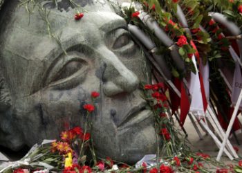 «Σφάχτηκαν» στο Δημοτικό Συμβούλιο Τρικάλων για το …Πολυτεχνείο