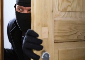 Μια του κλέφτη, δυο του κλέφτη…