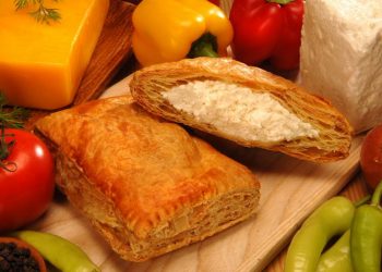 Πλέον βγαίνουν και τετράγωνες …τυρόπιτες