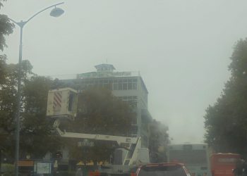 Φοράει τα …γιορτινά της η πόλη των Τρικάλων
