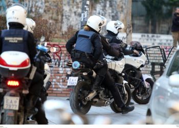 Συλλήψεις καταζητούμενων σε Λάρισα και Τύρναβο