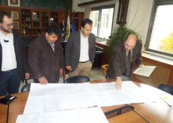 Υπογραφές να μετατραπεί σε πάρκινγκ το …πάρκινγκ
