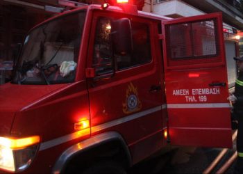 Στις φλόγες διαμέρισμα και απεγκλωβισμός ηλικιωμένης