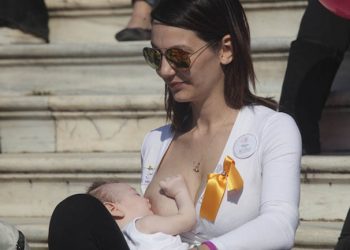 Στο «Μουσείο Τσιτσάνη» στα Τρίκαλα …θηλασμός