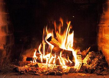 Ζημιά στην περιουσία του Δήμου Τρικκαίων από τα …τζάκια και τις …ξυλόσομπες