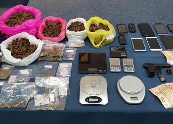 Εξάρθρωση εγκληματικής οργάνωσης που διακινούσε κοκαΐνη και χασίς στην Καρδίτσα