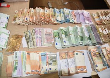 Με την συμμετοχή 2 Αστυνομικών στην εγκληματική οργάνωση
