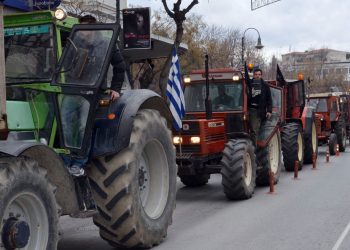 Στο ίδιο έργο θεατές…