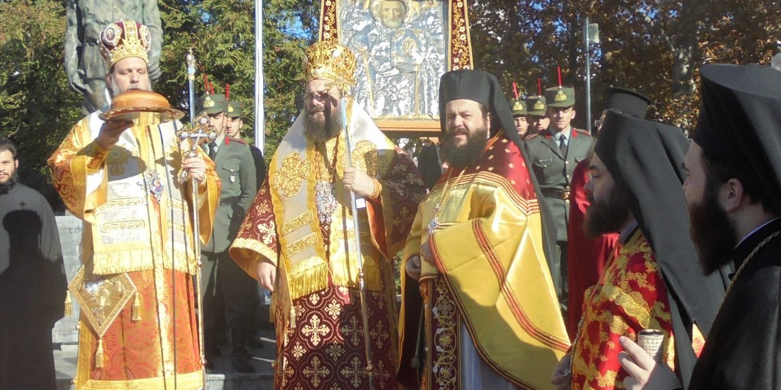 Πλήθος πιστών στην Λιτανεία ανήμερα της εορτής του Αγίου Νικολάου