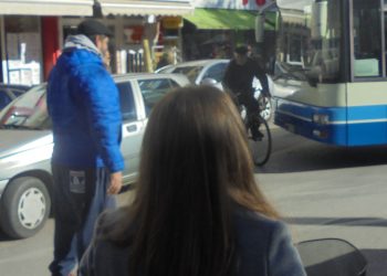 Παράτησε τα …πορτοκάλια και έκανε τον τροχονόμο