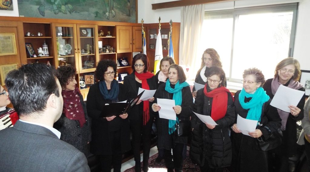 Τα πρώτα κάλαντα για το Δημαρχείο Τρικάλων