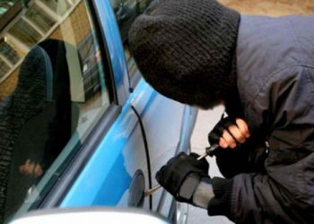 Με ειδικότητα στις …διαρρήξεις αυτοκινήτων