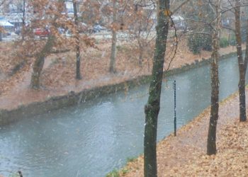 Σε «λευκό» κλοιό ο Νομός Τρικάλων και η πόλη των Τρικάλων σε …χιονόνερο