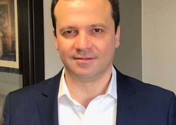 Γενέθλια οικονομικής ασφυξίας και εθνικής λύπης