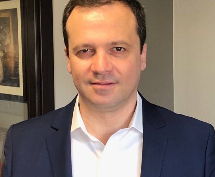 Γενέθλια οικονομικής ασφυξίας και εθνικής λύπης