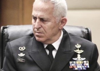 Ο Αρχηγός ΓΕΕΘΑ Ναύαρχος Ευάγγελος Αποστολάκης αναλαμβάνει το Υπουργείο Εθνικής Άμυνας
