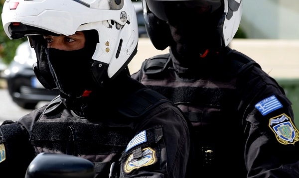 «Ντου» Αστυνομικών σε οικία 47χρονης