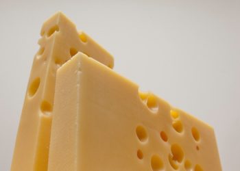 Είναι …ελβετικό τυρί