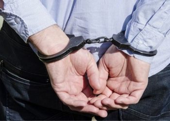 Χειροπέδες σε καταζητούμενο Τρικαλινό