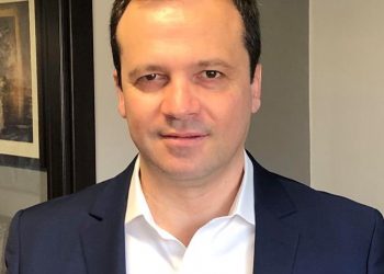 Η ανεπάρκεια της κυβέρνησης διογκώνει τις απειλές για την κοινωνία