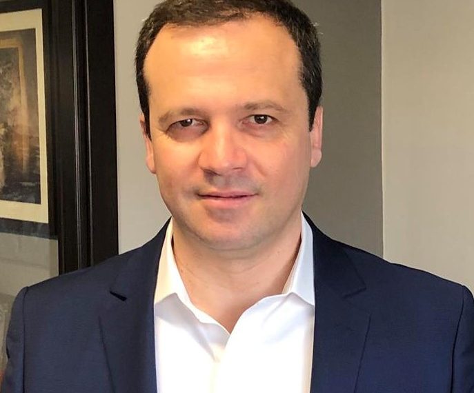 Η ανεπάρκεια της κυβέρνησης διογκώνει τις απειλές για την κοινωνία
