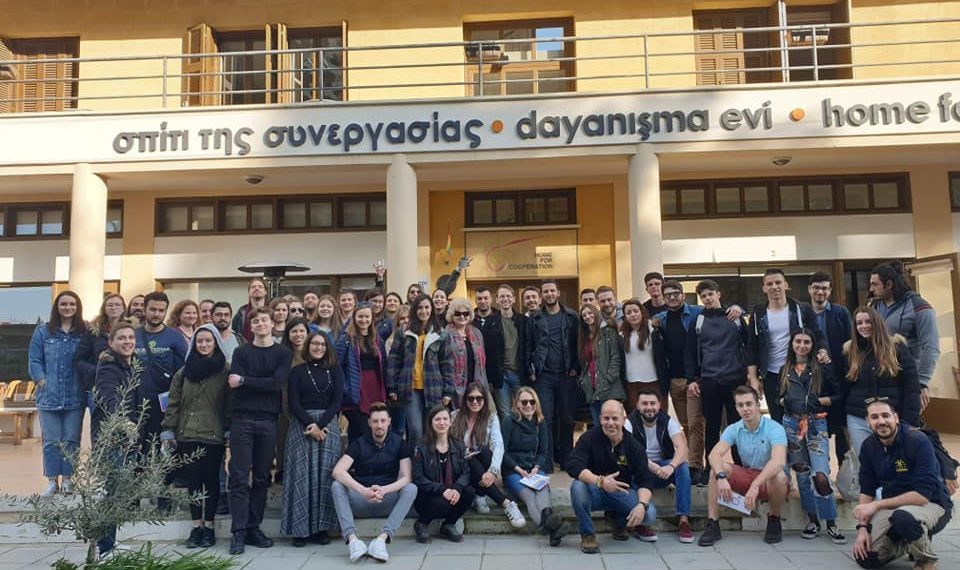 Κληρονόμοι του πολιτισμού και ιδρυτές του μέλλοντος