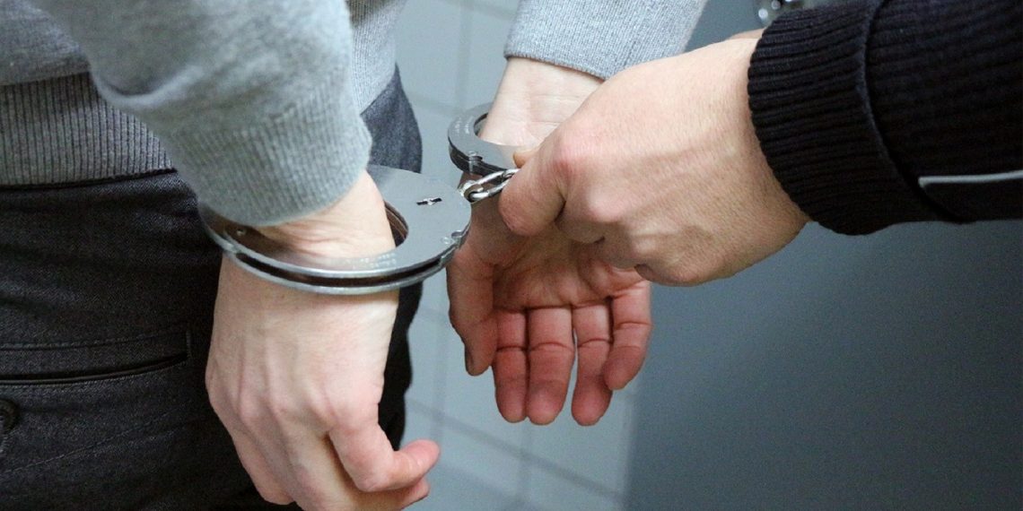 Χειροπέδες σε 29χρονο