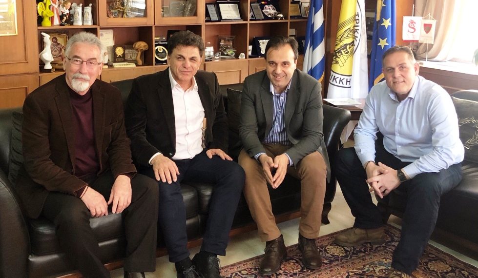 Σε ρόλο «λαγού»
