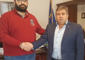 Στο πλευρό του Κώστα Μαράβα ο Μάκης Παπαγεωργίου