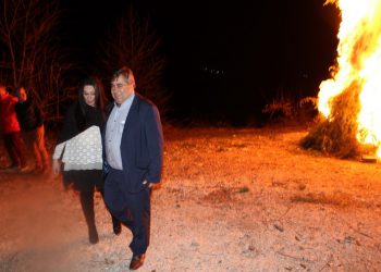 Το «κάψιμο του Φανού» στους Καλόγηρους Τρικάλων