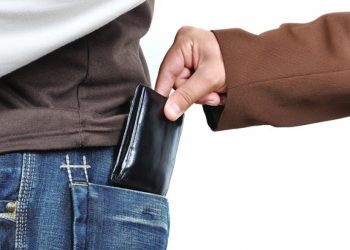 Χειροπέδες σε 60χρονο με …μακρύ χέρι
