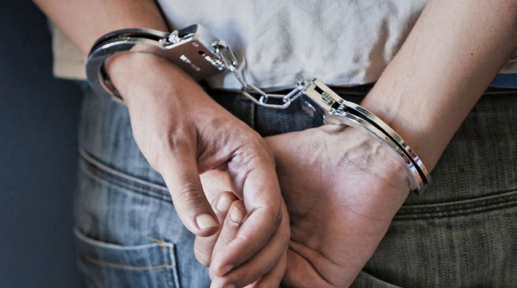 Χειροπέδες σε 44χρονο