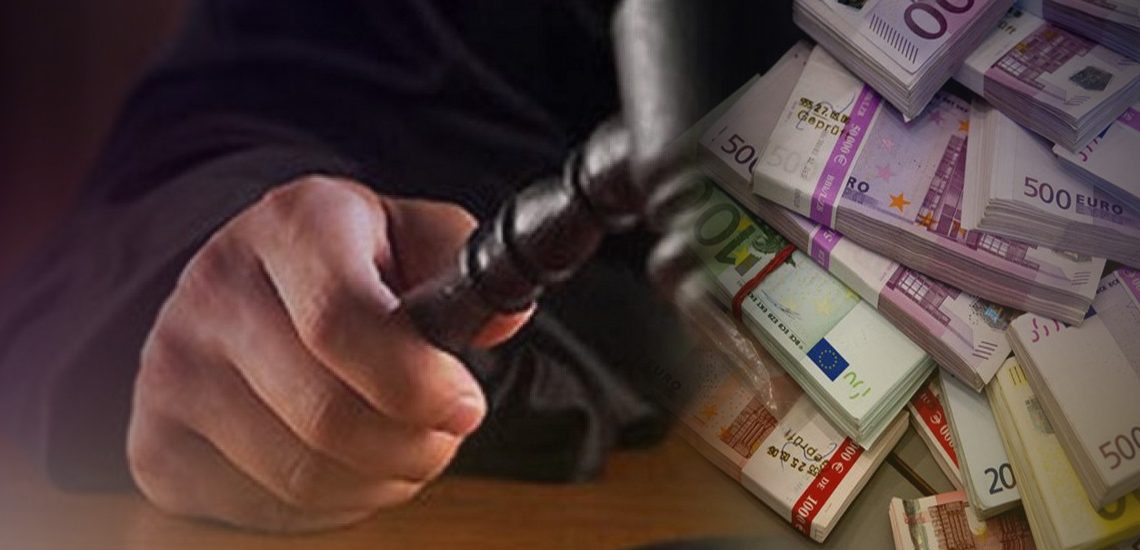 Χειροπέδες σε καταζητούμενο για υπεξαίρεση