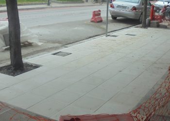 Τον καλοπιάνει τον …Κρητικό