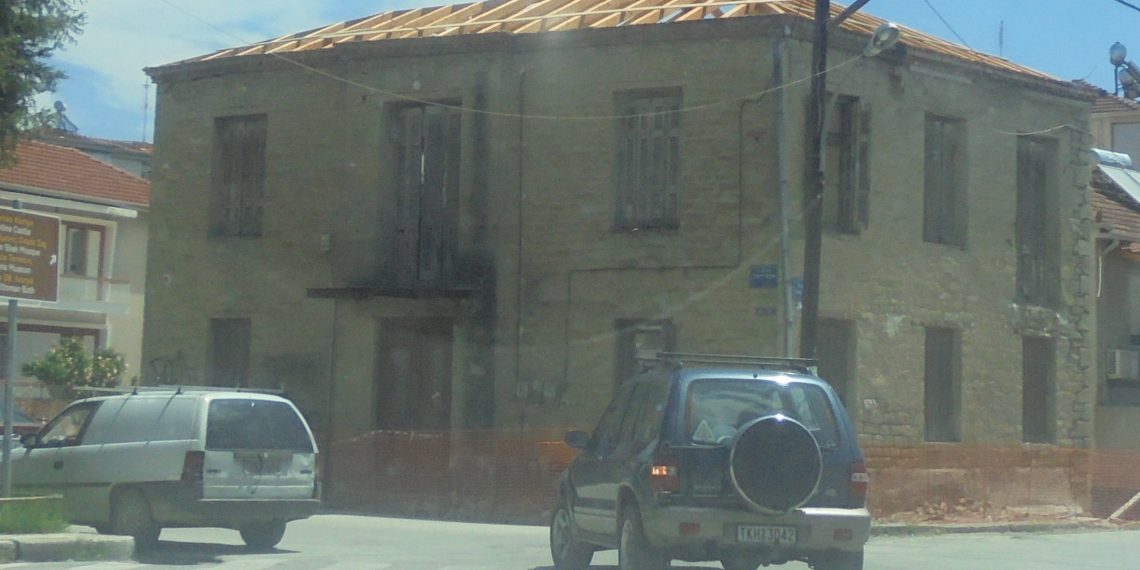 Διάσωση ιστορικού κτιρίου στα Τρίκαλα