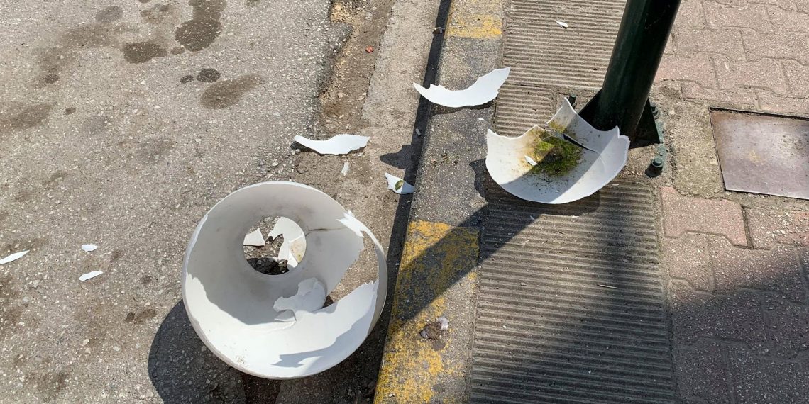 «Βρέχει» …φωτιστικά στα Τρίκαλα