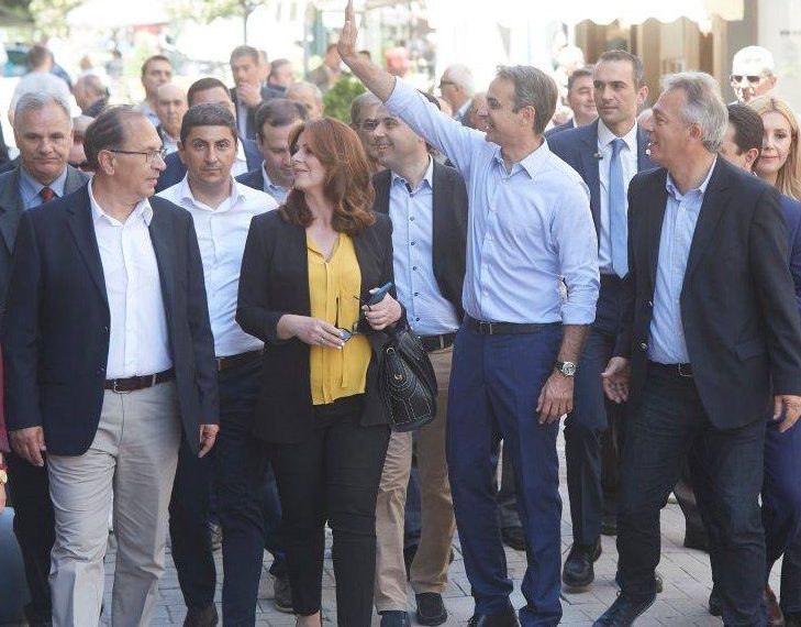 Συνεχώς δίπλα του…